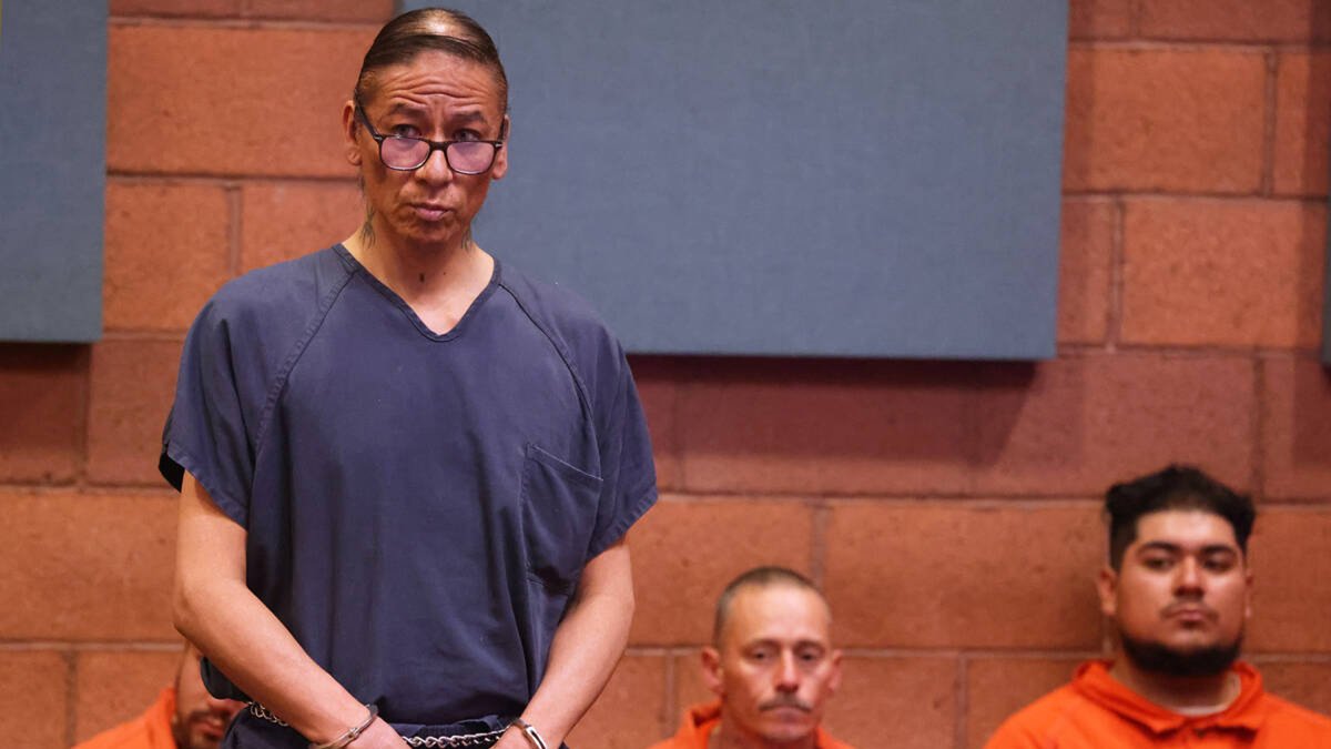 actor de “Dances With Wolves” estaba “preparando” a menores de edad para reemplazar a sus esposas