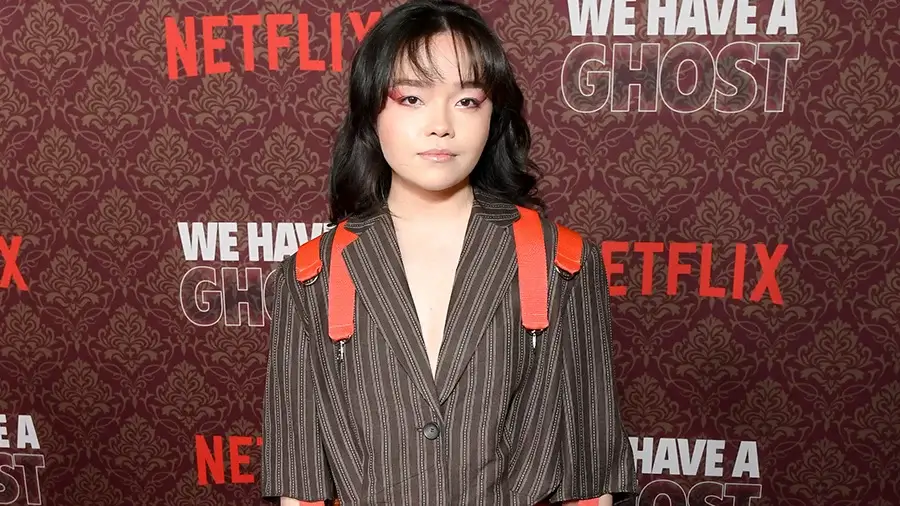 Isabella Russo como Joy Yoshino Tenemos un fantasma Isabella Russo como Joy Yoshino Tenemos un fantasma