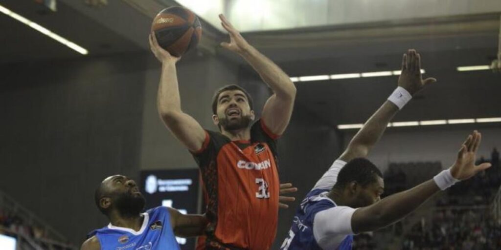 83-71: El Covirán Granada toma aire y agudiza la crisis del 'Fuenla'