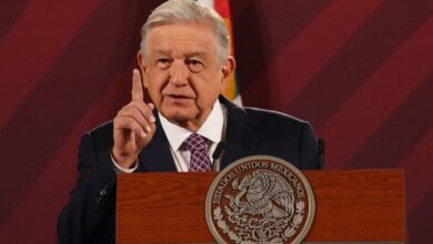 AMLO advierte con cabotaje si no reducen costos de boletos de avión