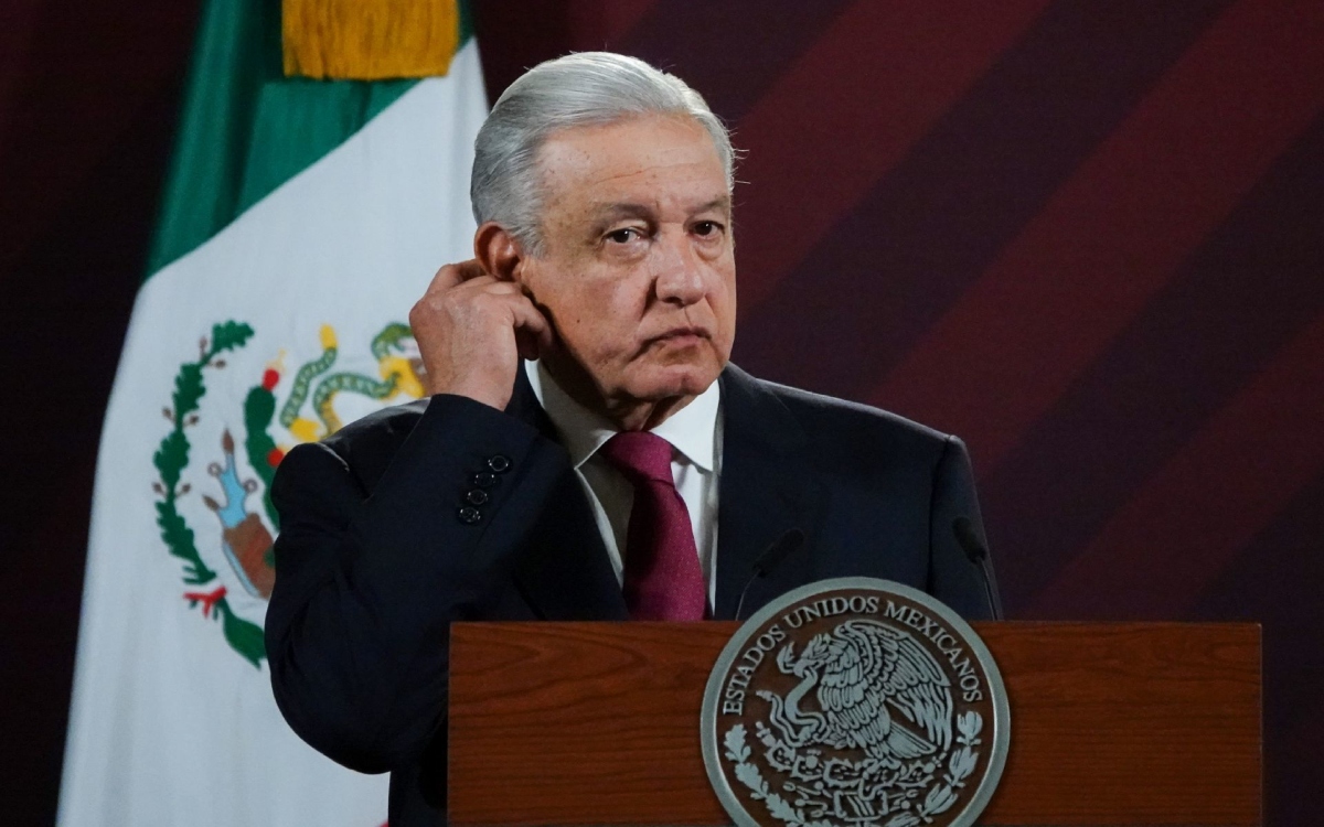 AMLO busca abogado en EU para posible demanda contra defensa de García Luna