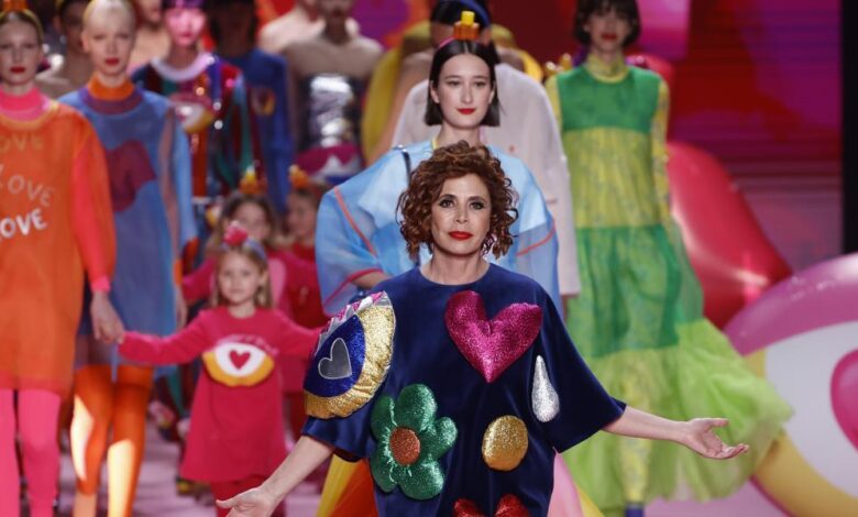 Agatha Ruiz de la Prada llena Madrid de color: así ha sido su desfile