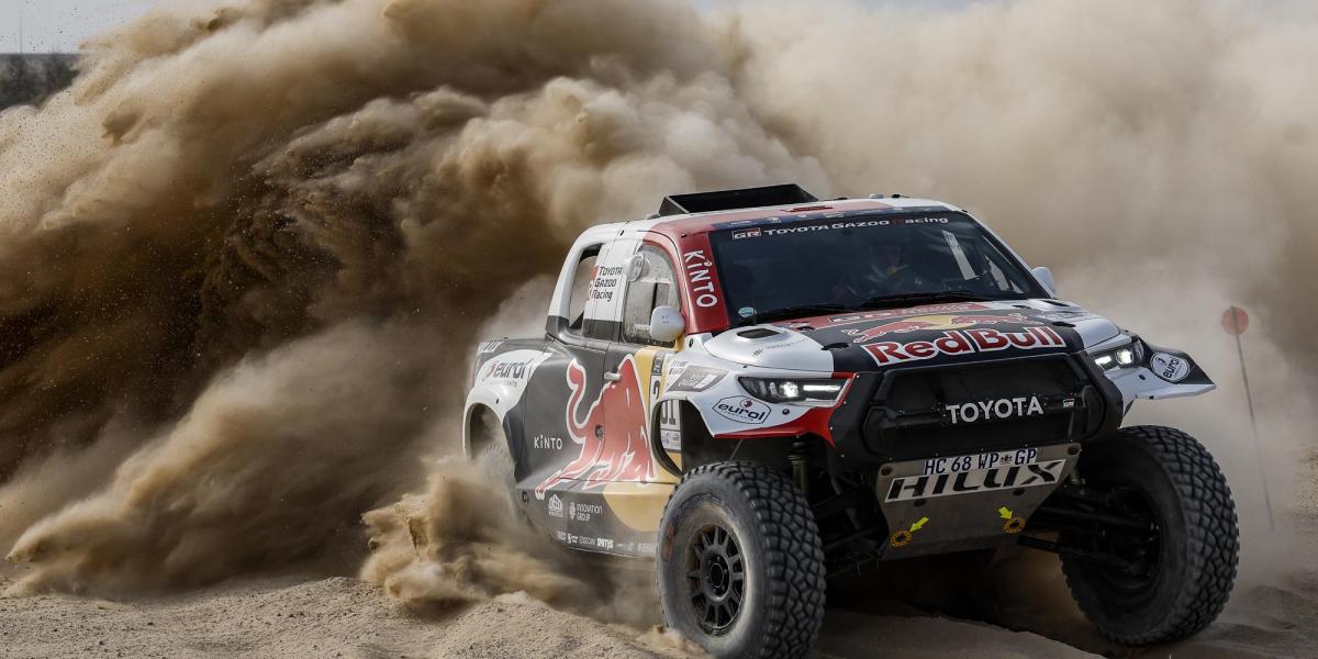 Al Attiyah y Quintanilla se llevan el prólogo en Abu Dhabi