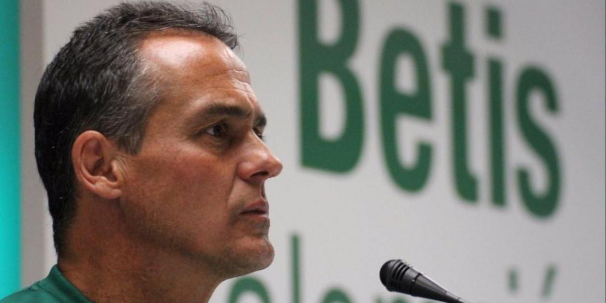 Alexis: "De Old Trafford tenemos que volver con las espadas en alto"