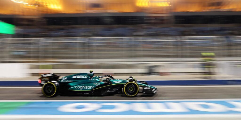 Alonso y Sainz en la sesión de tarde del test de Bahrein