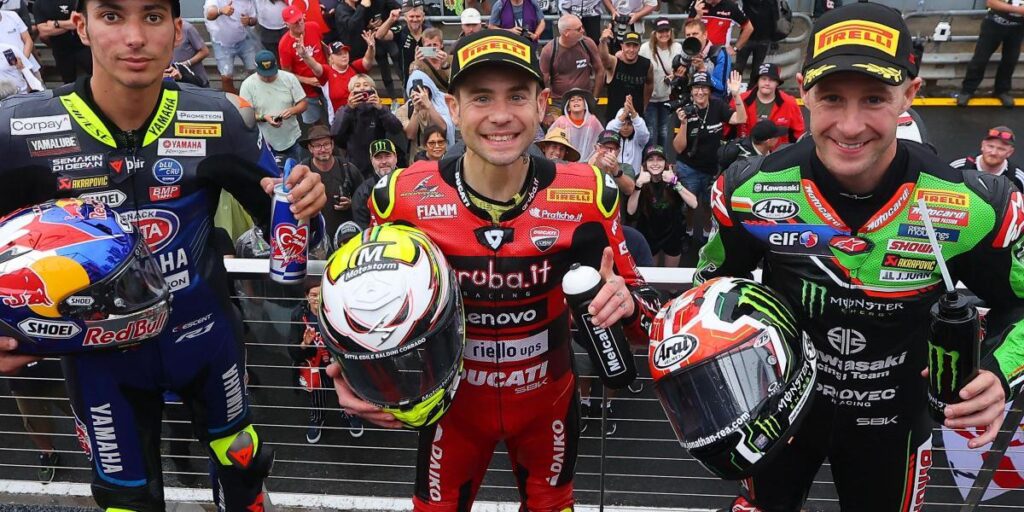 Álvaro Bautista comienza la temporada con victoria en Phillip Island