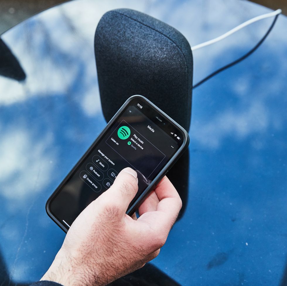 emparejamiento de spotify con el altavoz doméstico inteligente google nest