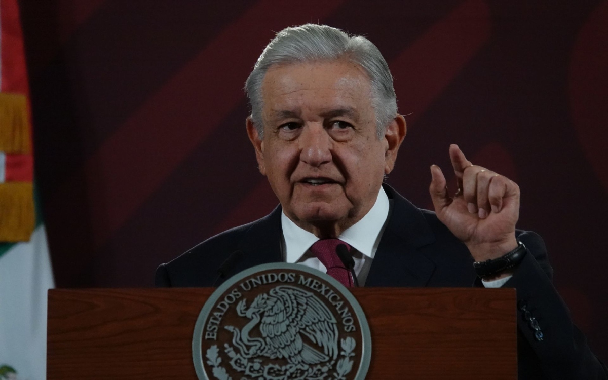 Analiza AMLO demandar a abogado de García Luna en Estados Unidos