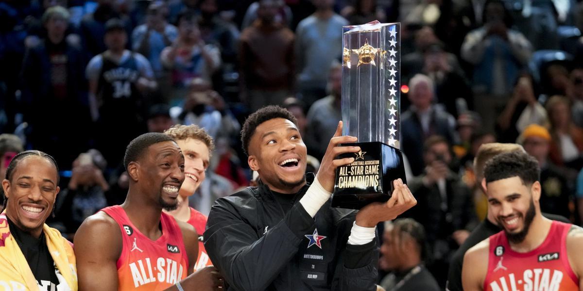 Antetokounmpo viaja a Nueva York para determinar el alcance de su lesión