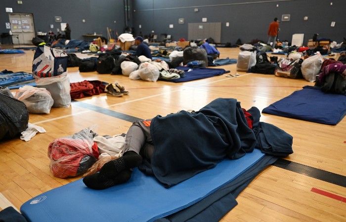 Aprueba Florida ley para reubicar migrantes a otros estados