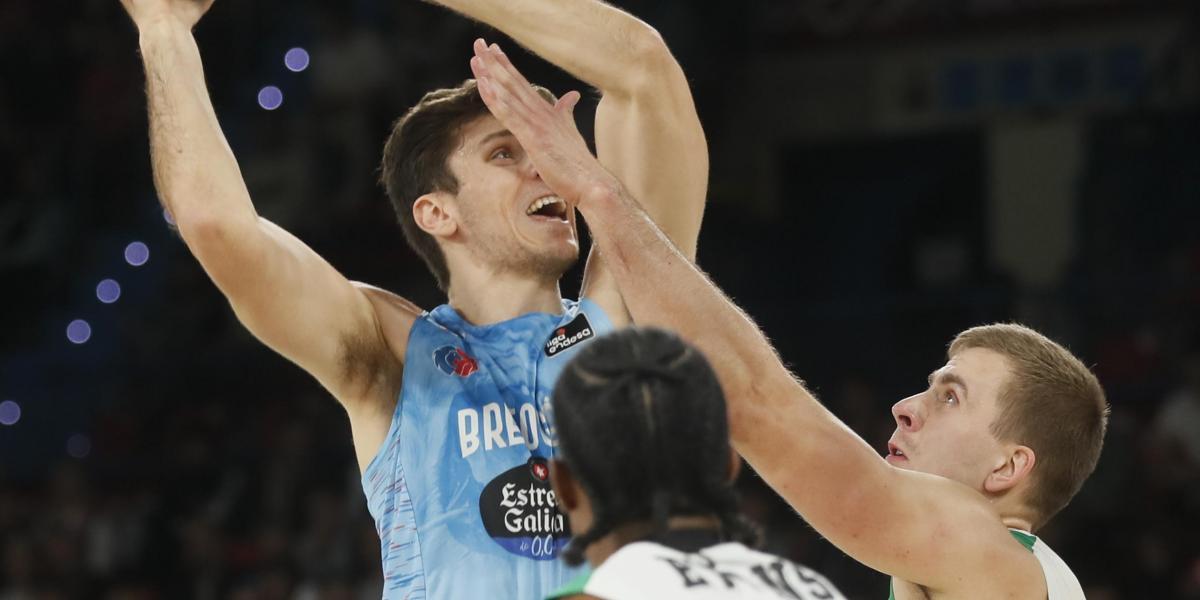 Bamforth y Happ afrontarán con molestias la visita al Barça