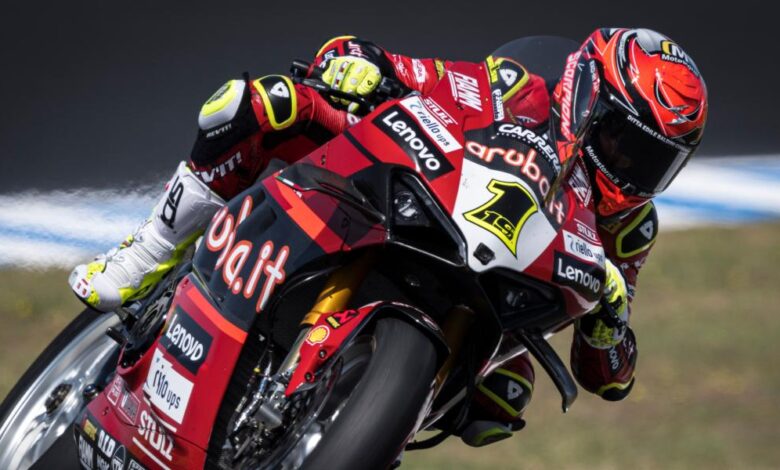 Bautista empieza la campaña liderando el viernes en Phillip Island