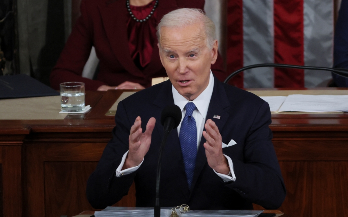 Biden anuncia 231 millones para que los estados restrinjan el acceso a armas