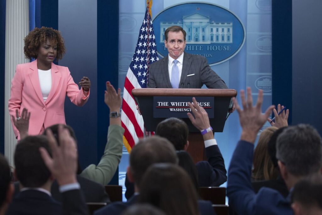 Biden crea un equipo para estudiar los riesgos para la seguridad de los objetos volantes