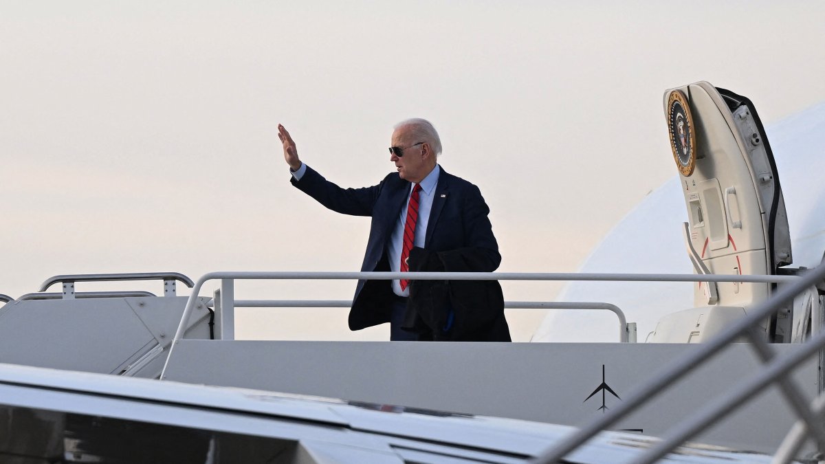 Biden culpa a los empleados que “recogieron” sus oficinas del escándalo de los documentos clasificados