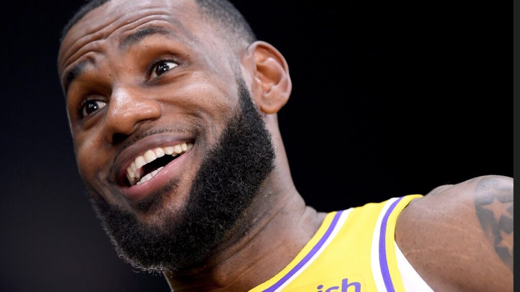Boletos de $200,000 para ver a LeBron James romper récord de la NBA: Sí, leíste bien