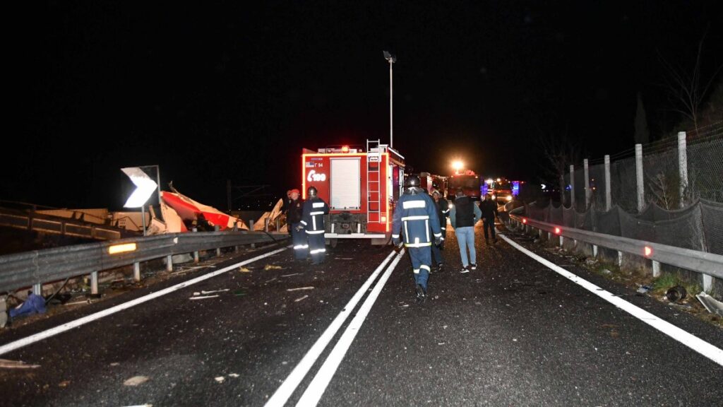 Choque de trenes en Grecia deja al menos 16 muertos y 85 heridos