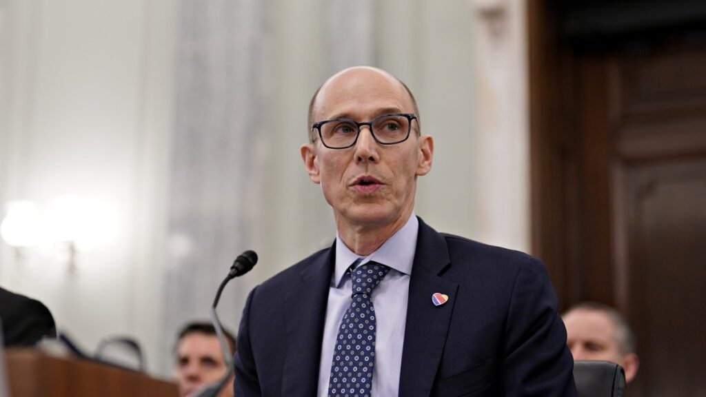 Congreso investiga cancelaciones de vuelos de Southwest