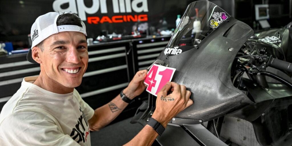 Contentos con la Aprilia, pero Aleix pide más
