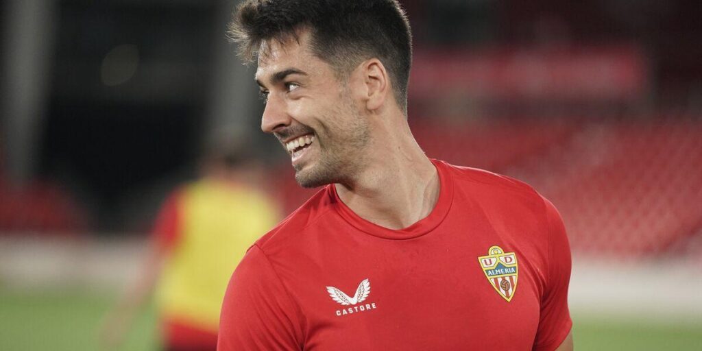 De la Hoz no seguirá en el Almería