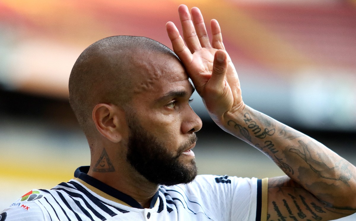 Defensa de Dani Alves alega que videos desmienten versión de la presunta víctima | Video