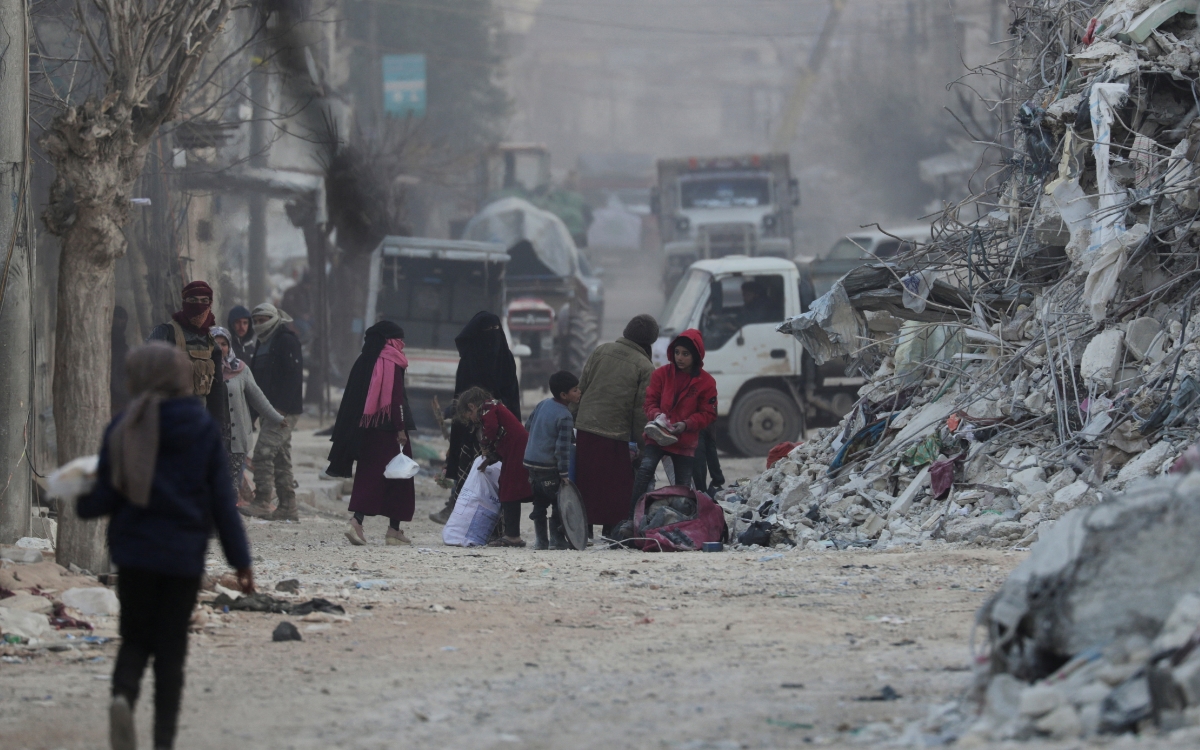 Detienen a 14 por edificios colapsados en Turquía