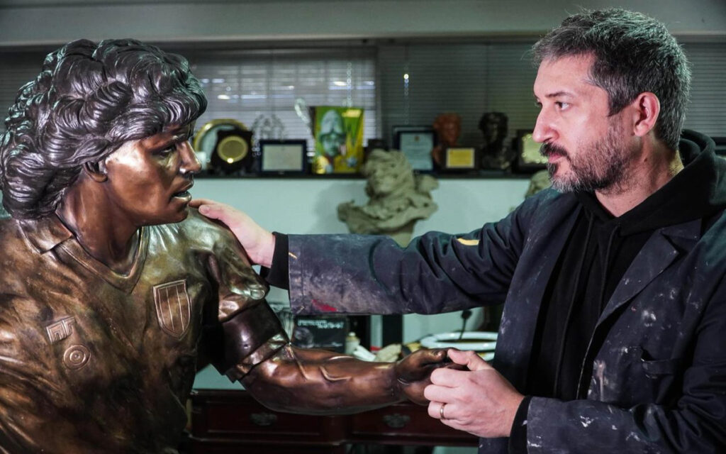 Devuelven estatua de Diego Maradona por ser muy valiosa | Video