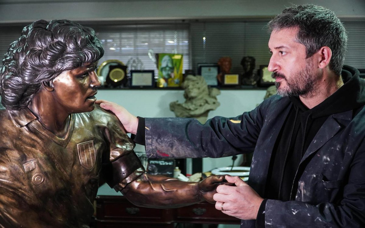 Devuelven estatua de Diego Maradona por ser muy valiosa  | Video