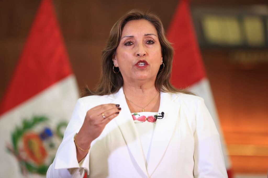 Dina Boluarte ordena el retiro definitivo del embajador de Perú en México
