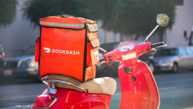 DoorDash presenta nuevas funciones de seguridad para los pasajeros, incluidas notificaciones reducidas