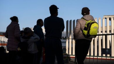 EEUU logra la reunificación de casi 700 niños migrantes con sus familias