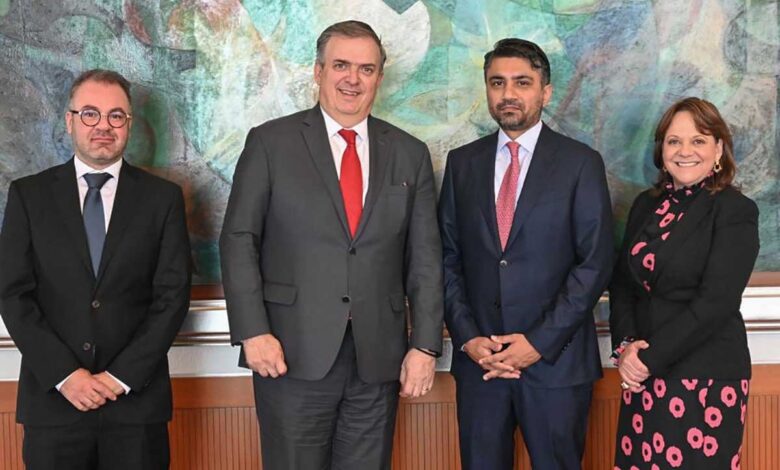 Ebrard se reúne con ejecutivos de Tesla y promete 'buenas noticias'