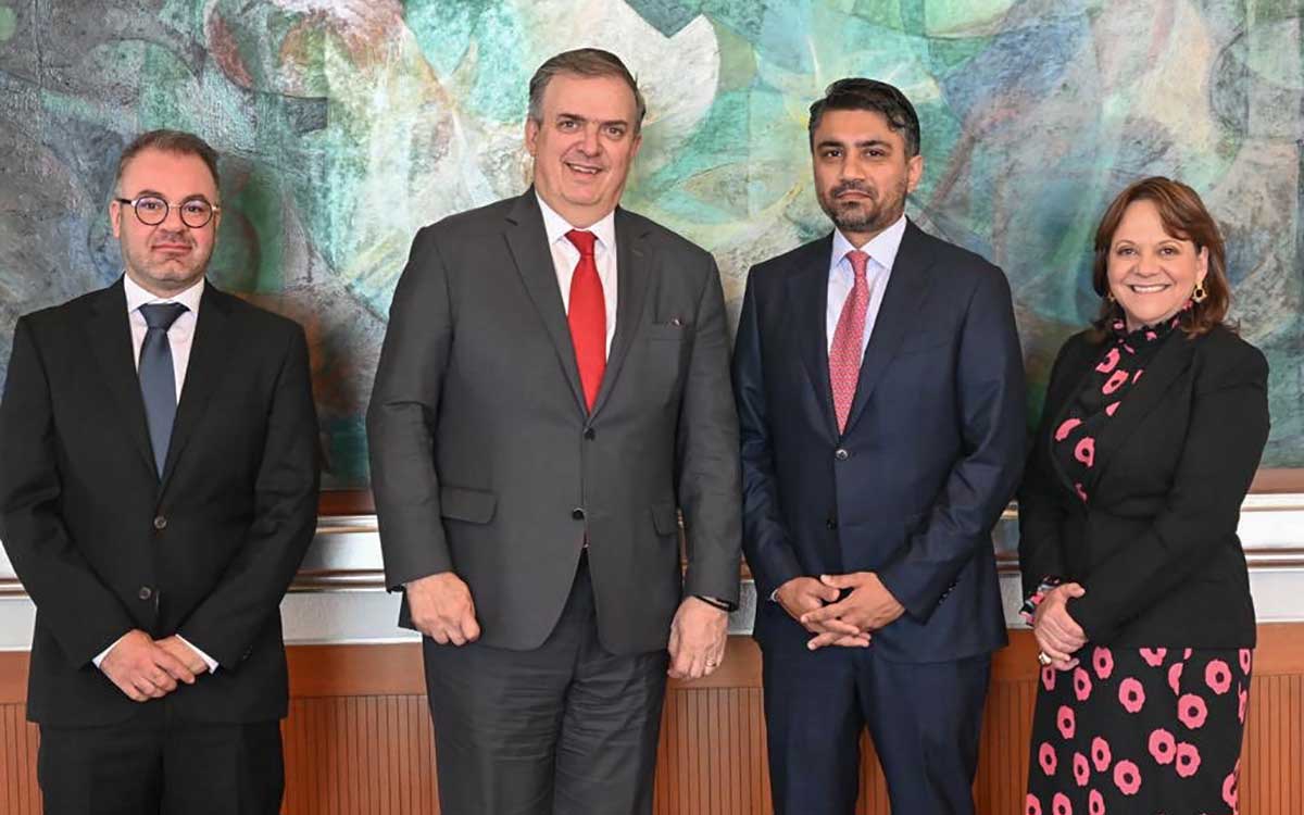 Ebrard se reúne con ejecutivos de Tesla y promete 'buenas noticias'