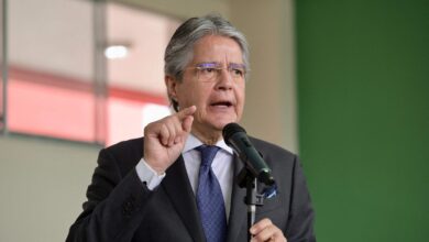 Ecuador vota en unas municipales que enfrentan a un oficialismo diluido y una oposición que busca repartirse el país