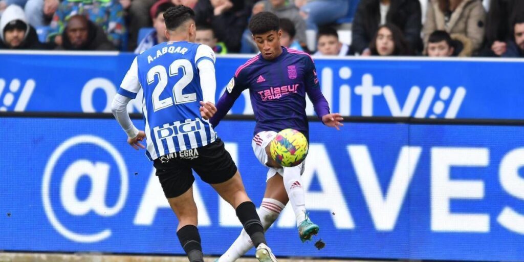 El Alavés manda, pero no remata ante el Cartagena