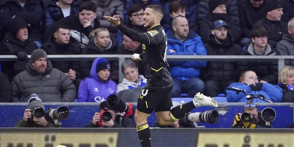 El Aston Villa de Emery rompe su mala racha ante el Everton