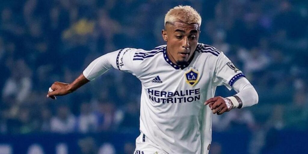 El Barça espera hoy la respuesta de la FIFA por Julián Araujo