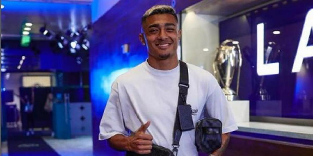 El Barça no cerró a tiempo el fichaje de Julián Araujo y lo intentará este miércoles
