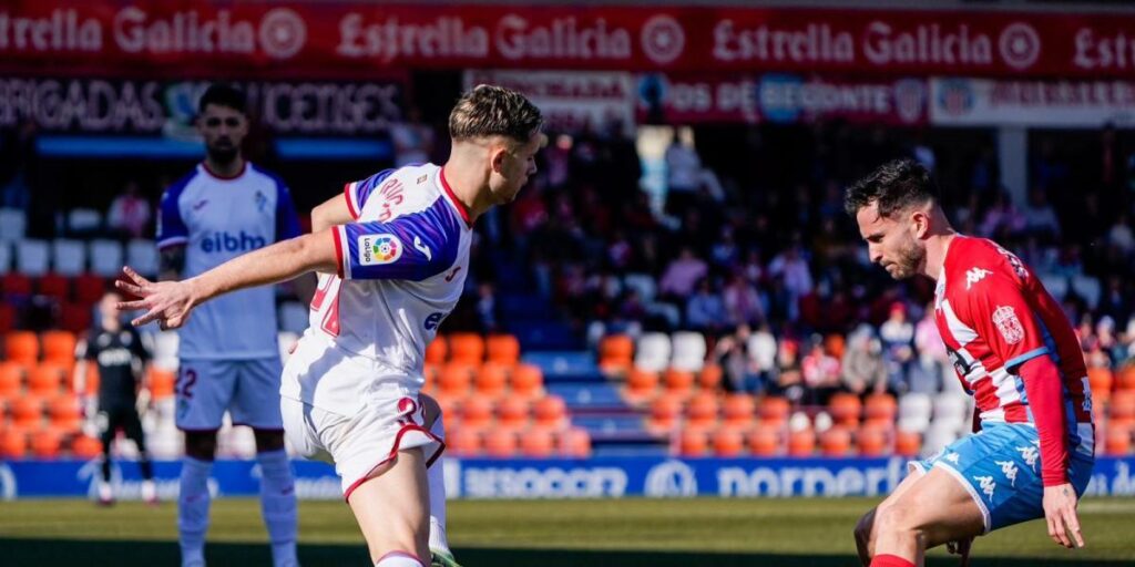 El Eibar resiste con uno menos y vence a un Lugo que se hunde