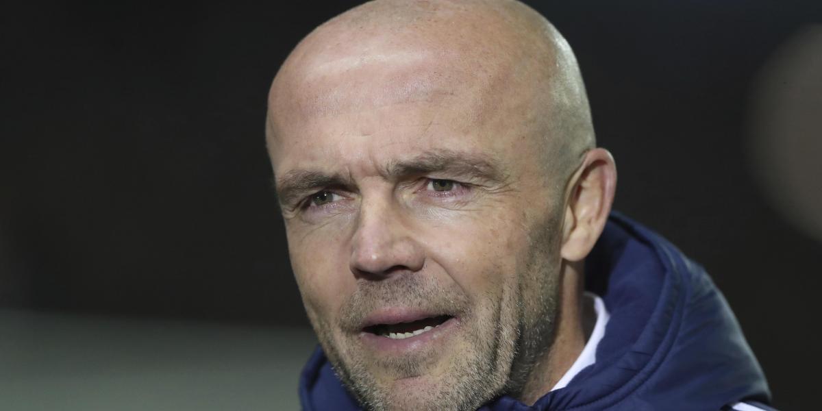 El Leeds descarta al ex ayudante de Koeman en el Barça