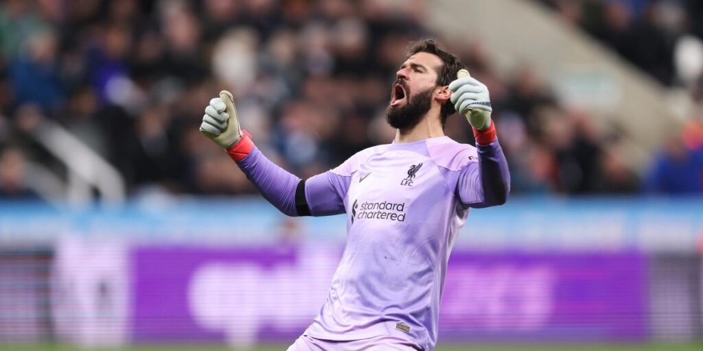 El Liverpool, con Van Dijk de vuelta, enseña los dientes antes de recibir al Real Madrid