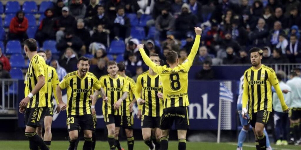 El Oviedo desarma al Málaga y lo deja muy tocado