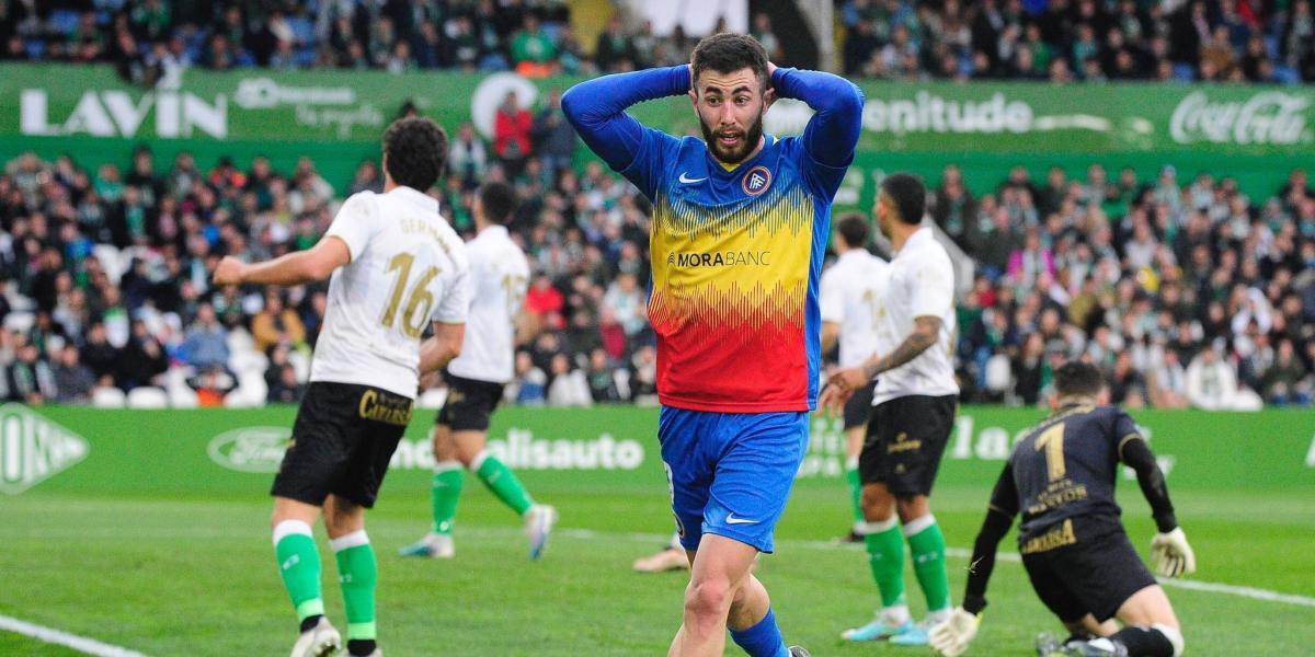 El Racing resiste ante el Andorra para celebrar su 110 aniversario