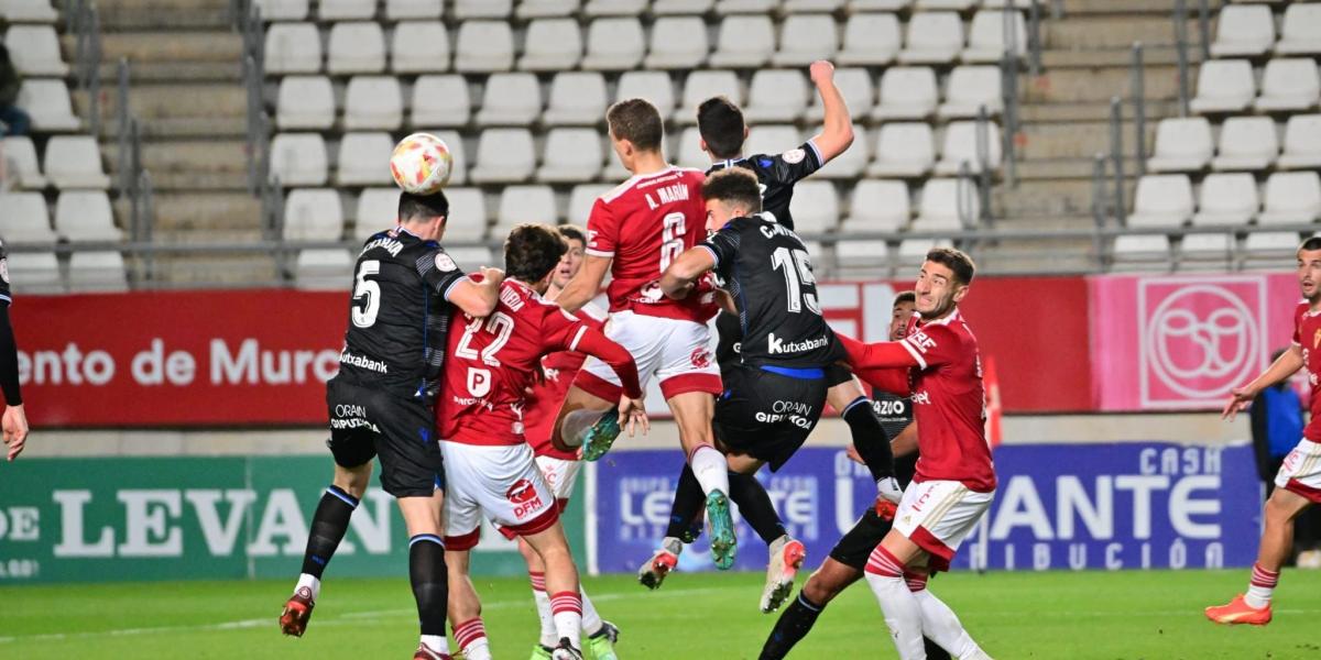 El Sanse puntúa in extremis en Murcia