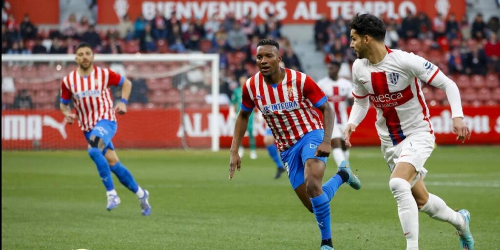 El Sporting merece más ante un Huesca muy efectivo