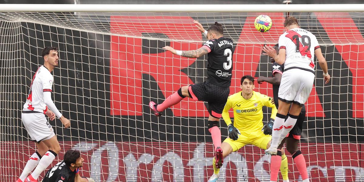 El Wolfsburgo, interesado en Lejeune