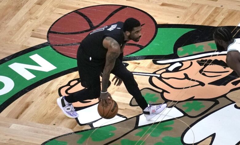 El odio visceral de Boston contra Irving, en dos imágenes
