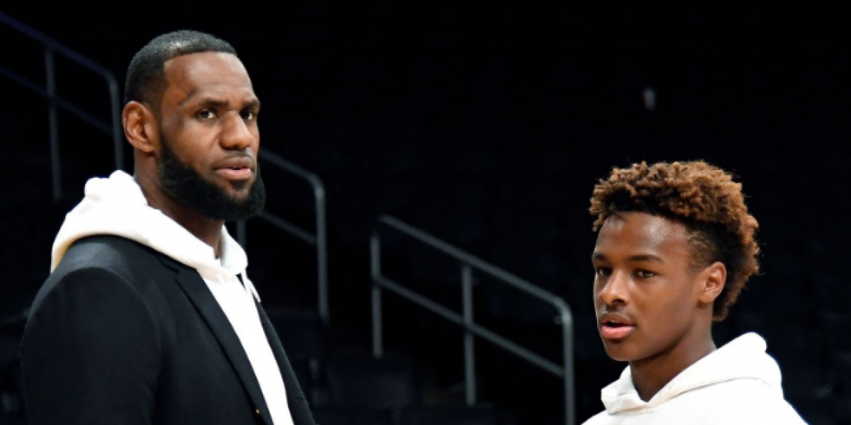 El revelador mensaje de LeBron a su hijo durante el partido