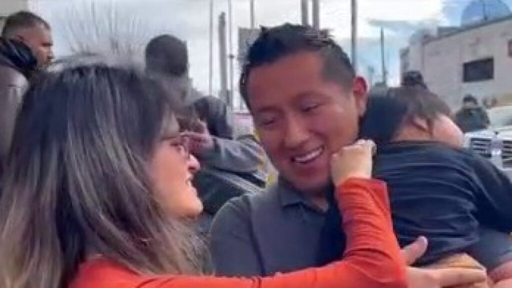 Emotivo reencuentro: dreamer regresa a EEUU tras quedar varado en México