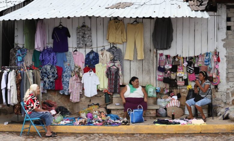 En 2 años, 1.8 millones de mujeres más en la informalidad